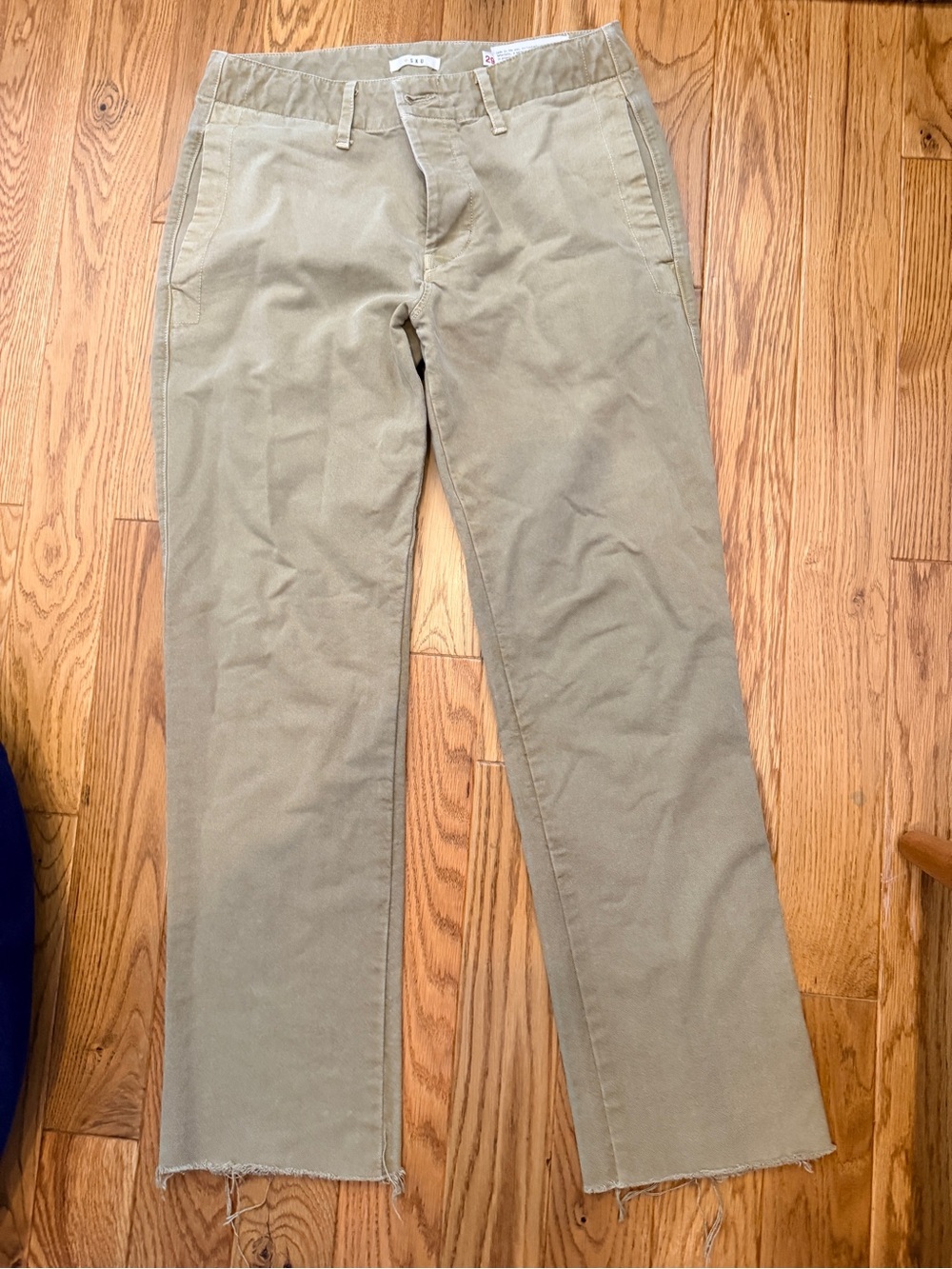 Imogene + Willie, all american chino in field tan, raw hem, size 30 - Picture 6 of 9